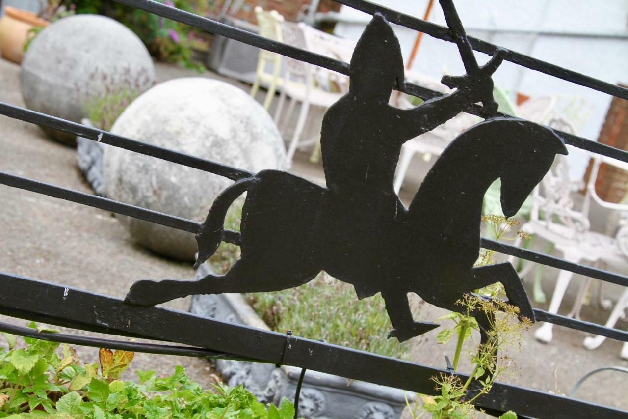 Chequers Inn Battle Exterior foto